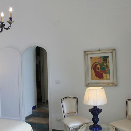Queen View Apartment - No Kitchen Позитано Екстериор снимка
